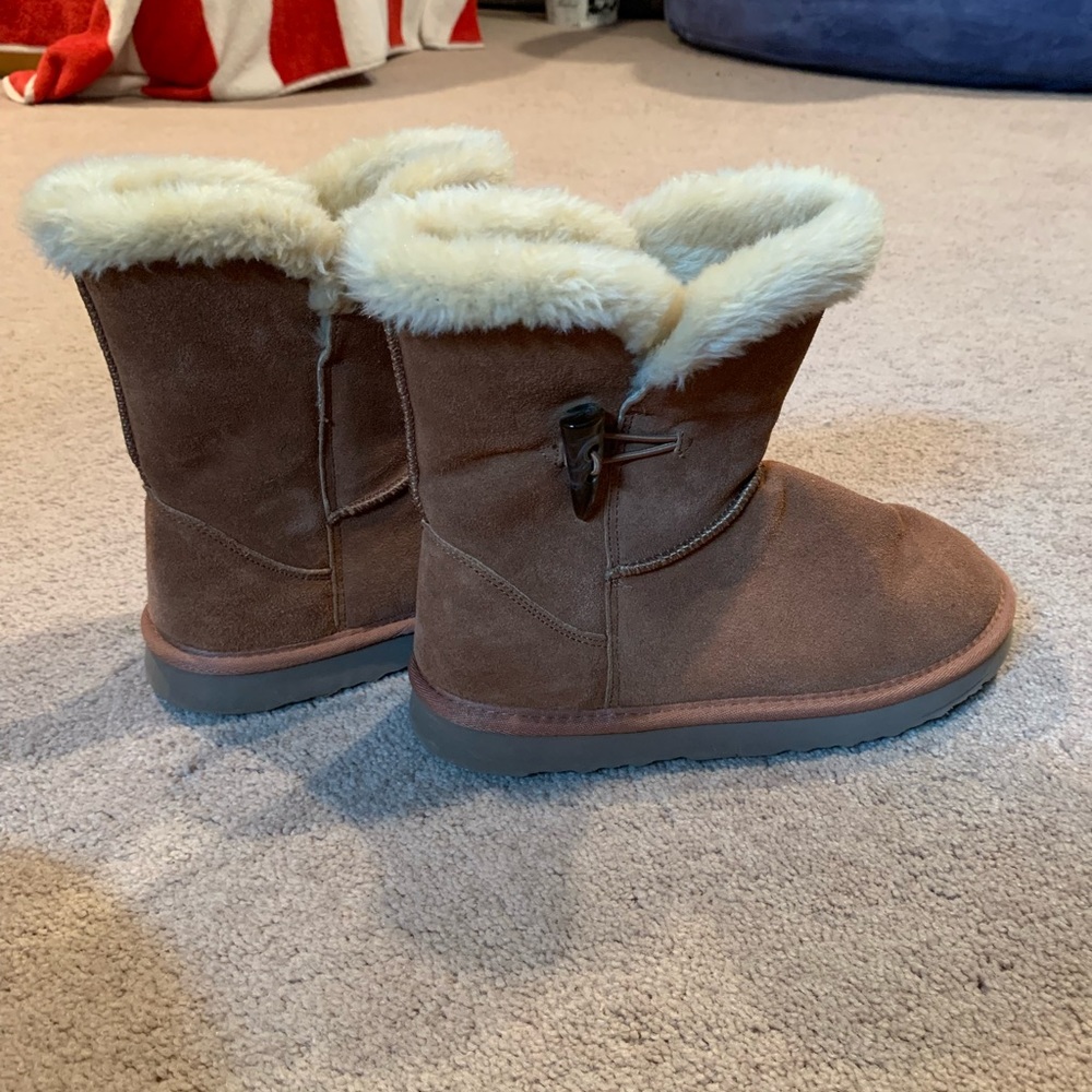 Fur boots